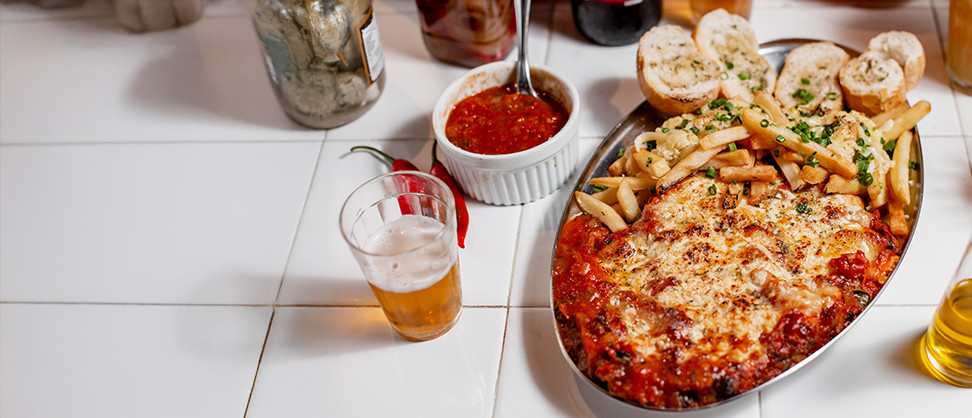 BAR DE CURITIBA ANUNCIA PROMOÇÃO DE PRATOS PARMEGIANA NAS SEXTAS-FEIRAS