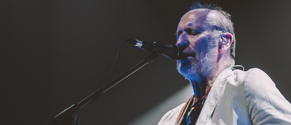 Men At Work, referência mundial no cenário pop rock dos anos 80, vem para Curitiba em 2026 com sua turnê